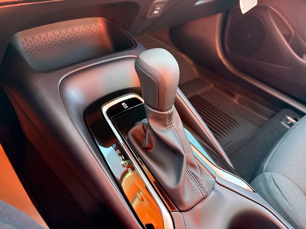 2025 Toyota Corolla LE photo 21