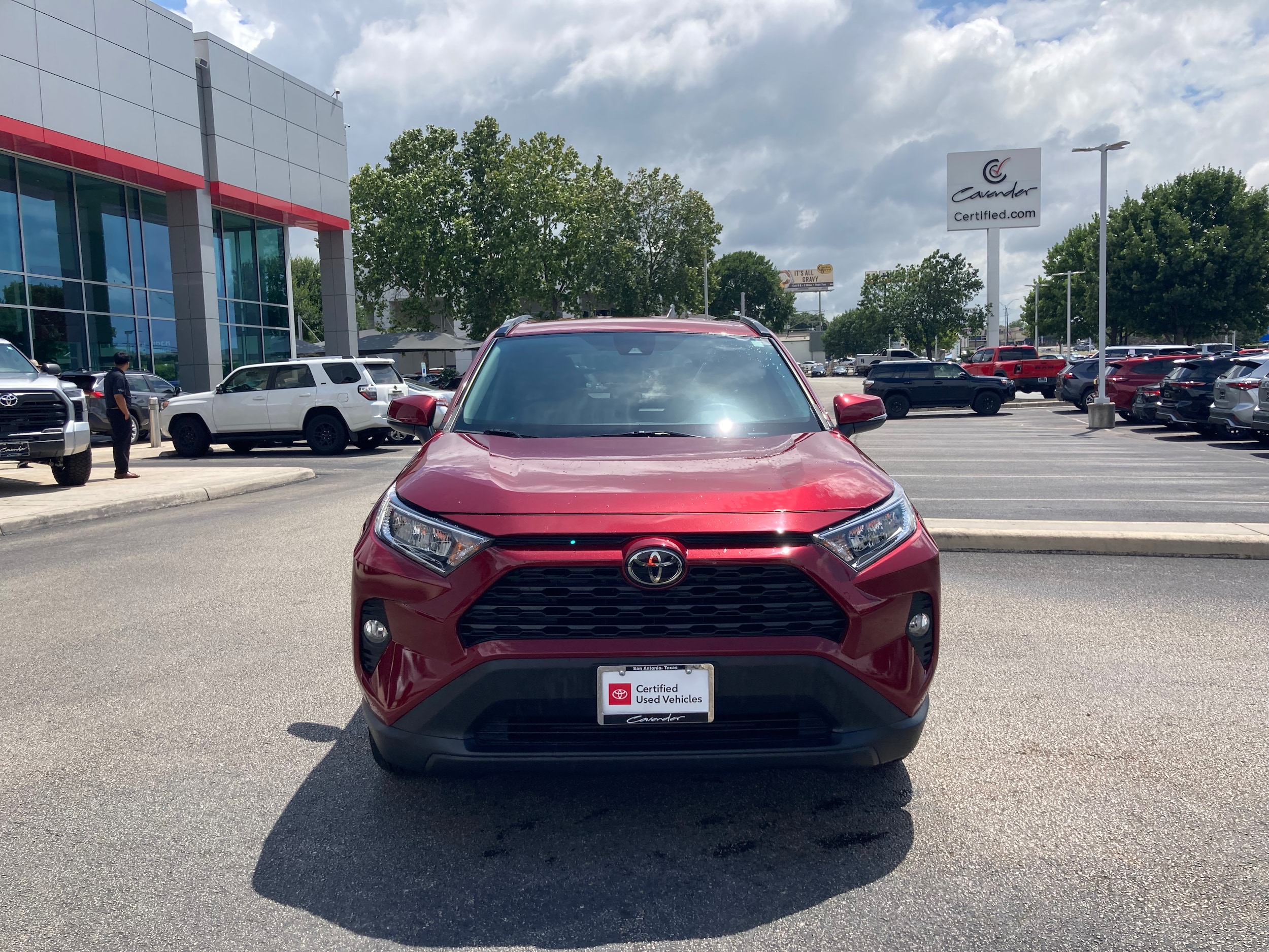 Used 2021 Toyota RAV4 XLE with VIN 2T3W1RFV7MW129465 for sale in San Antonio, TX