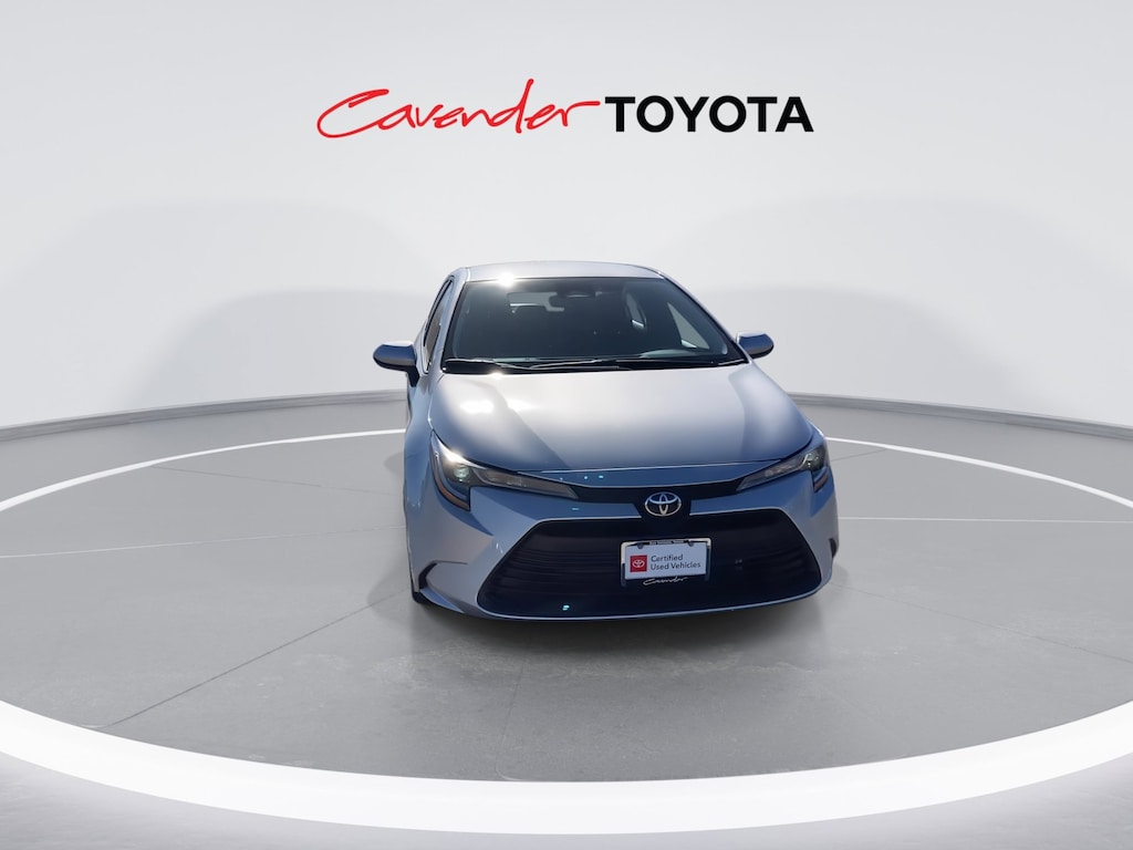 2026 Toyota Corolla LE photo 3