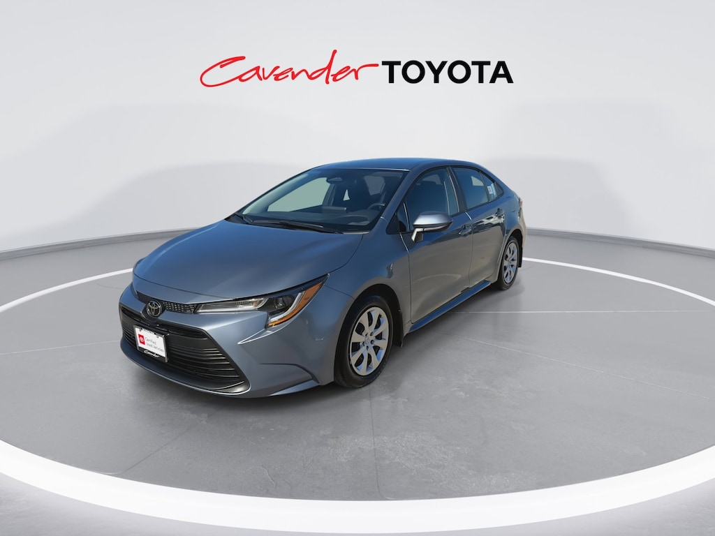 2026 Toyota Corolla LE photo 4