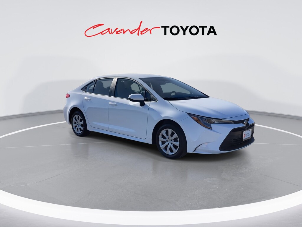 2026 Toyota Corolla LE photo 3