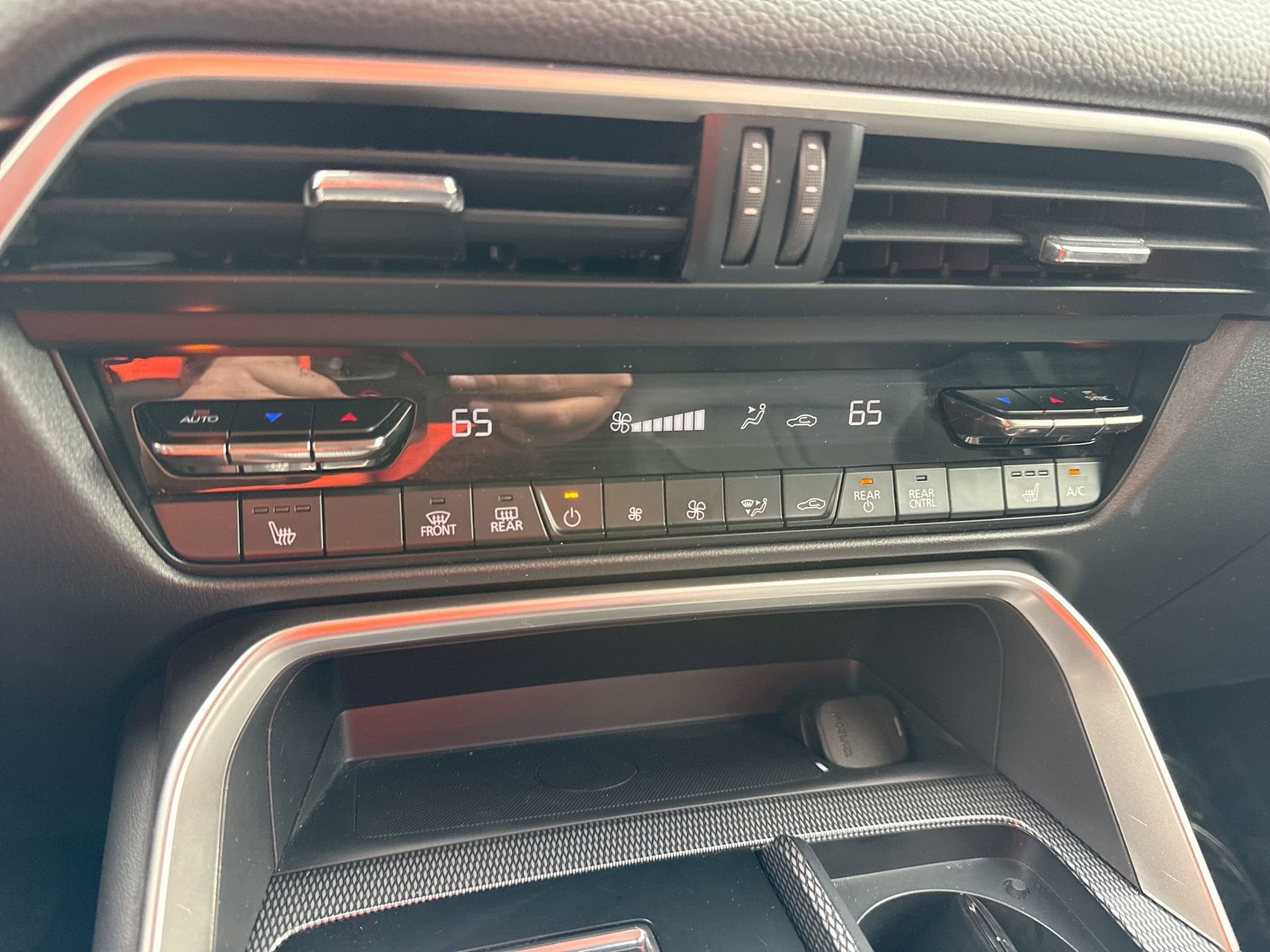 2025 Mazda CX-90 Preferred Package - Photo 17