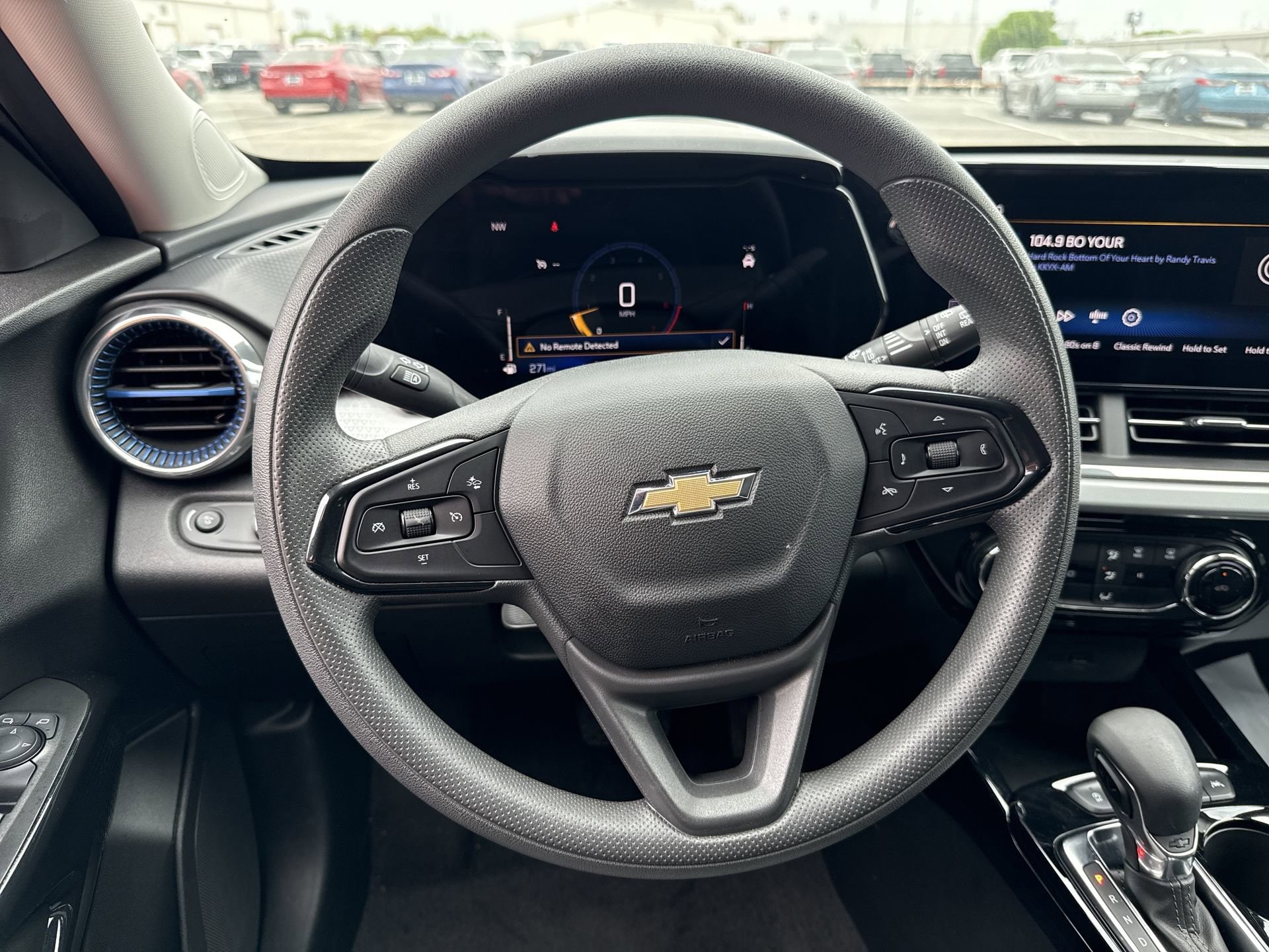 2025 Chevrolet Trax LT - Photo 11