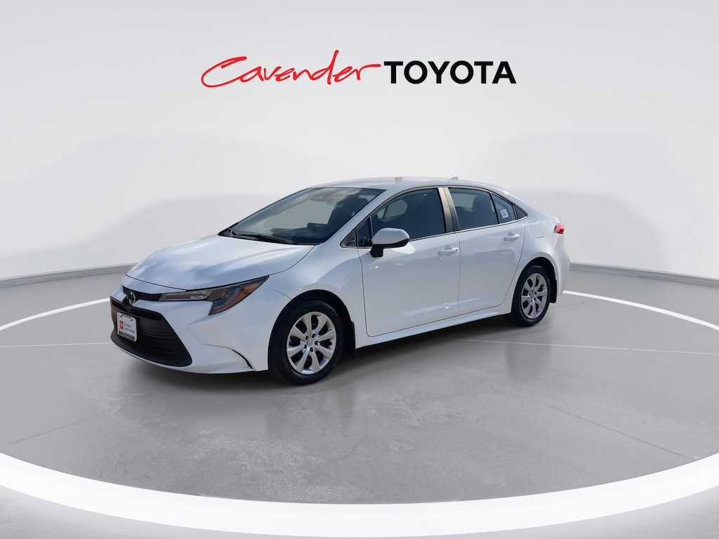 2026 Toyota Corolla LE photo 4