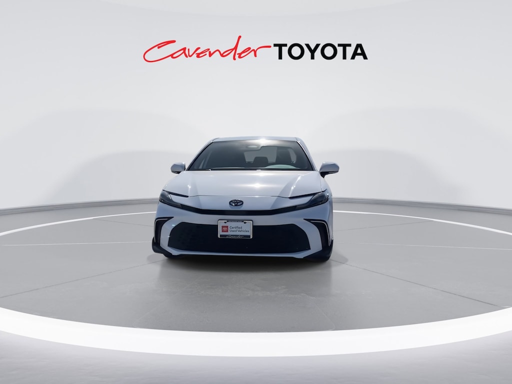 2025 Toyota Camry SE photo 4