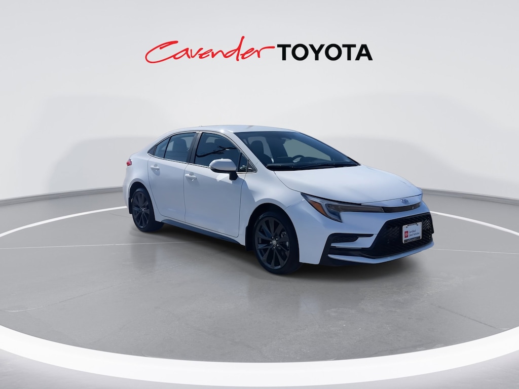 2026 Toyota Corolla SE photo 3