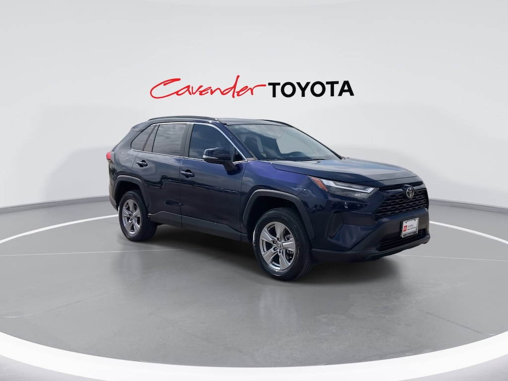 2022 Toyota RAV4 XLE photo 3
