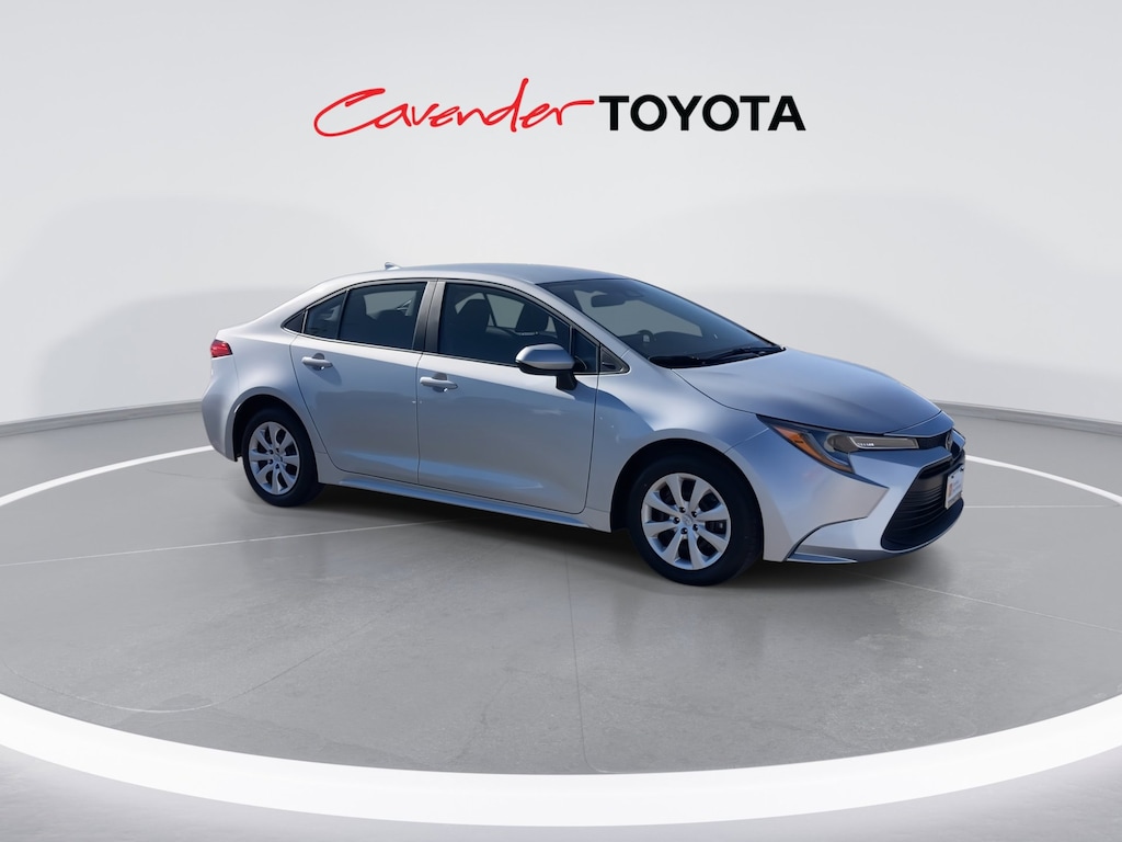 2026 Toyota Corolla LE photo 2