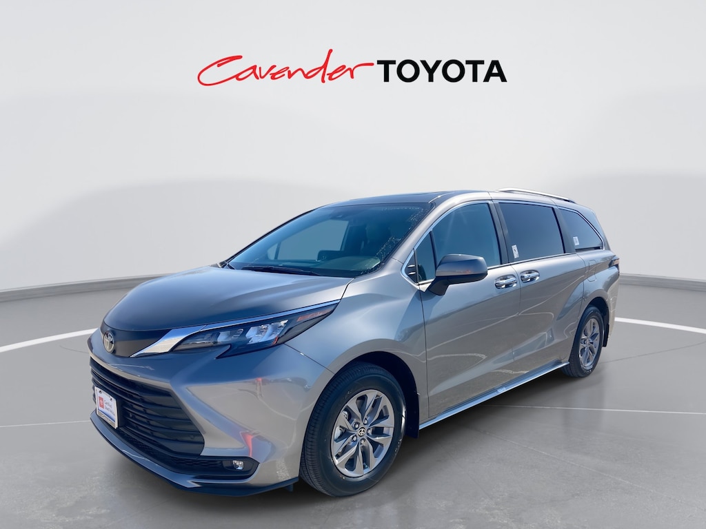 2026 Toyota Sienna XLE photo 2