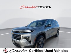 Used 2025 Chevrolet Traverse LT SUV near Boerne, TX