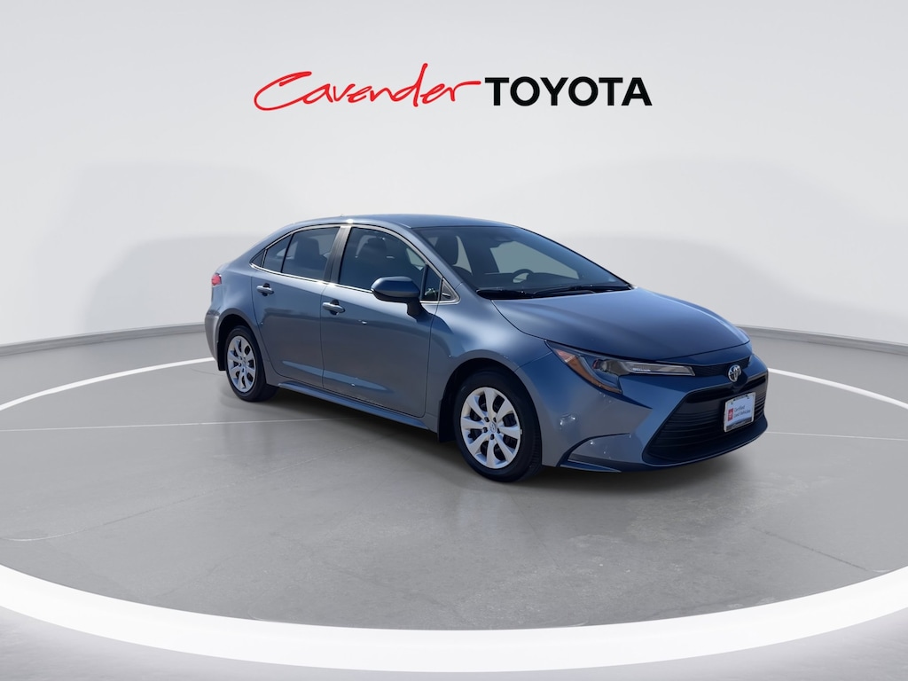 2026 Toyota Corolla LE photo 3