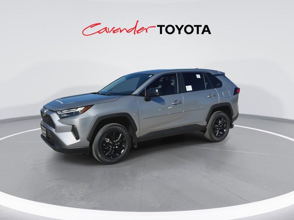 2025 Toyota RAV4 LE photo 4