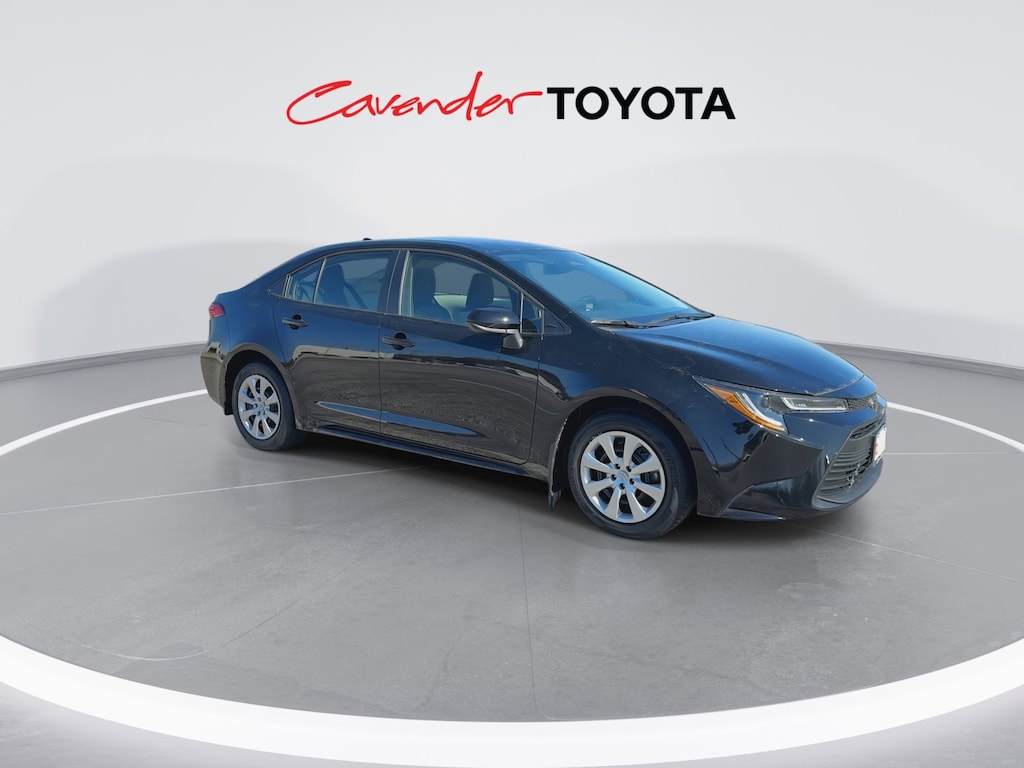 2026 Toyota Corolla LE photo 3