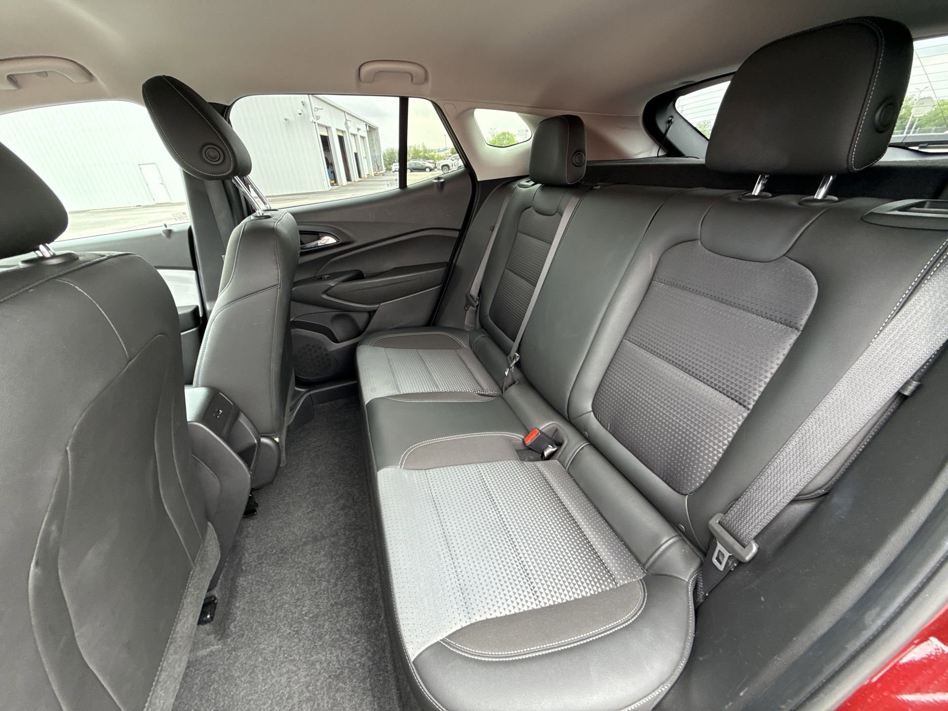 2025 Chevrolet Trax LT - Photo 24