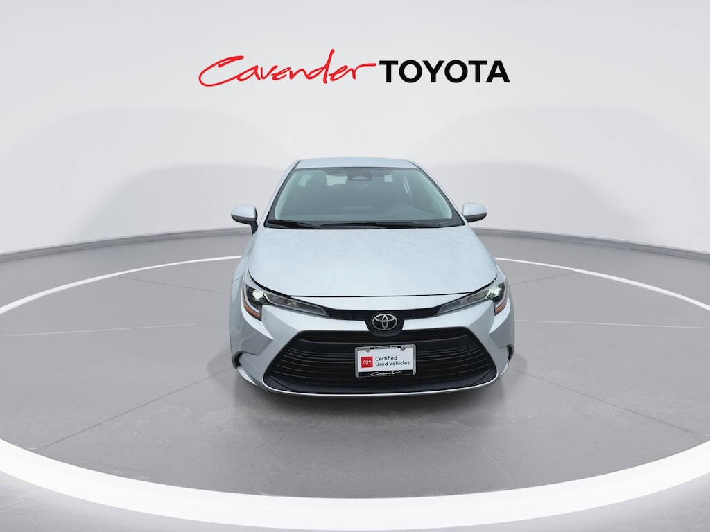 2026 Toyota Corolla LE photo 3