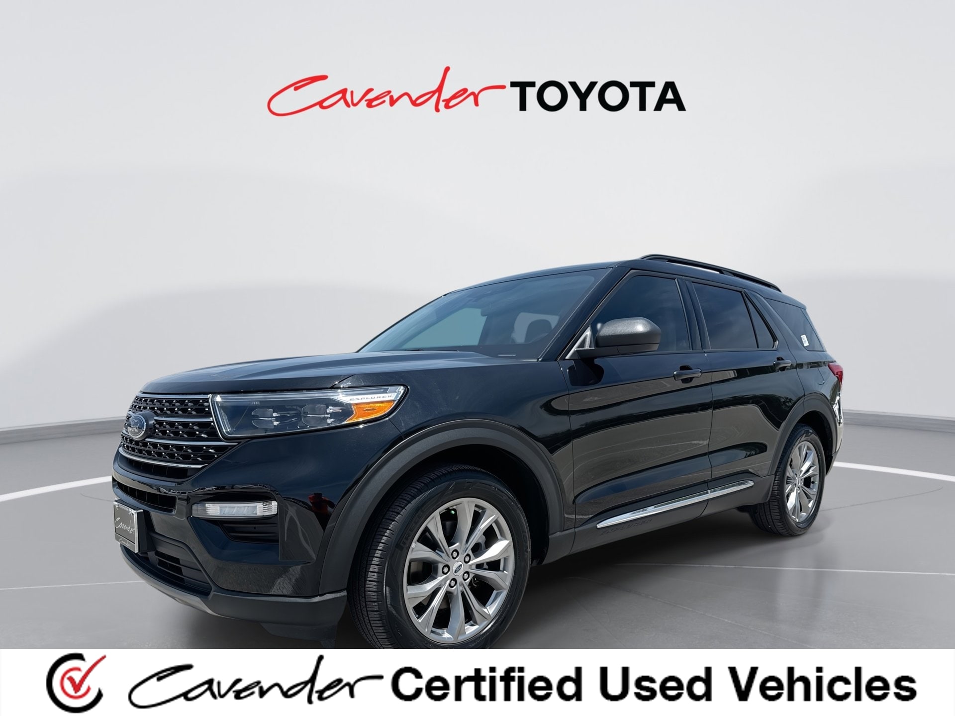 2023 Ford Explorer XLT RWD's photo