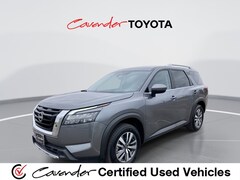 Used 2025 Nissan Pathfinder SL SUV near Seguin, TX