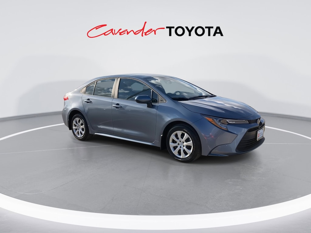 2026 Toyota Corolla LE photo 2