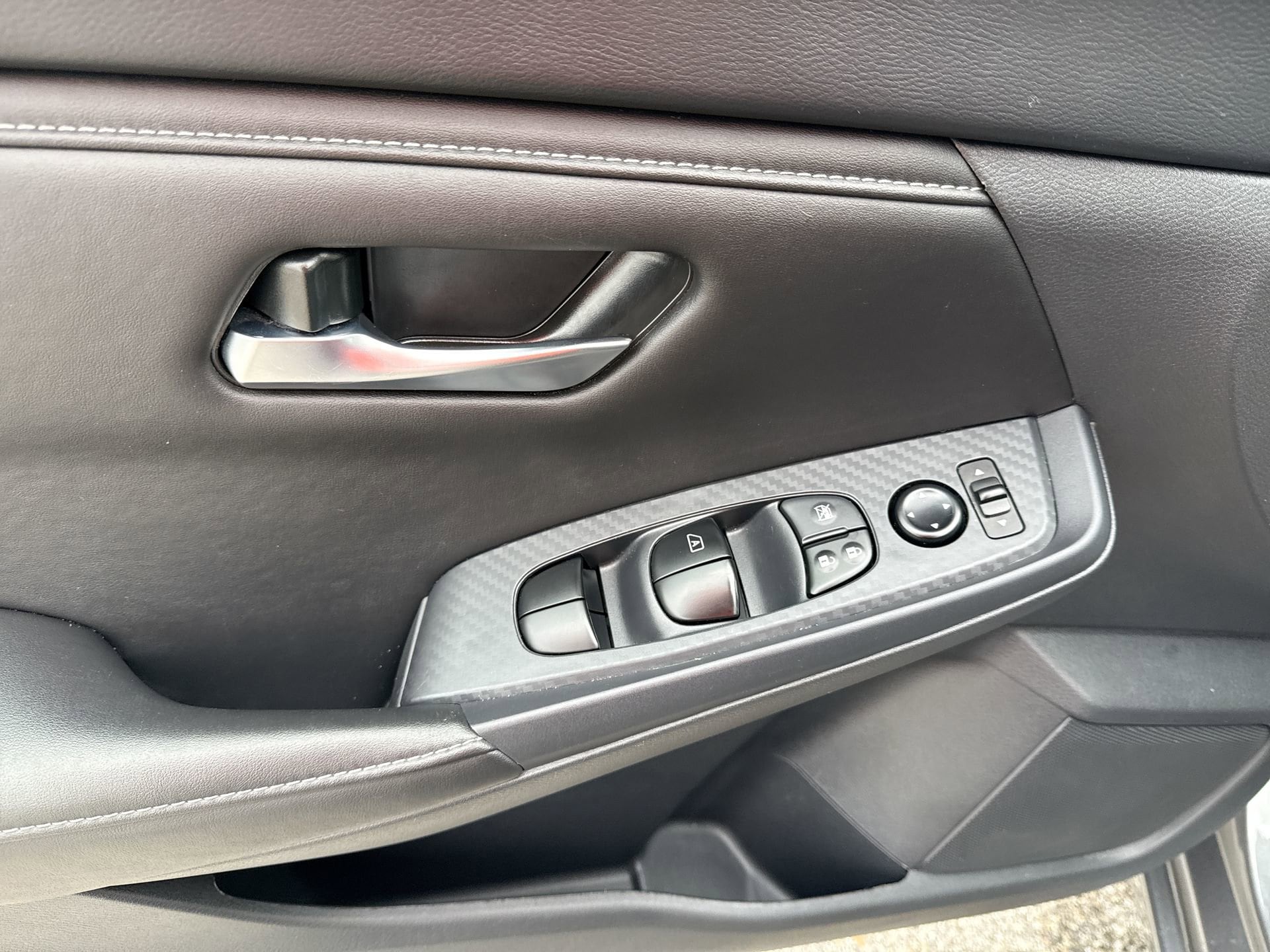 2025 Nissan Sentra SV - Photo 15