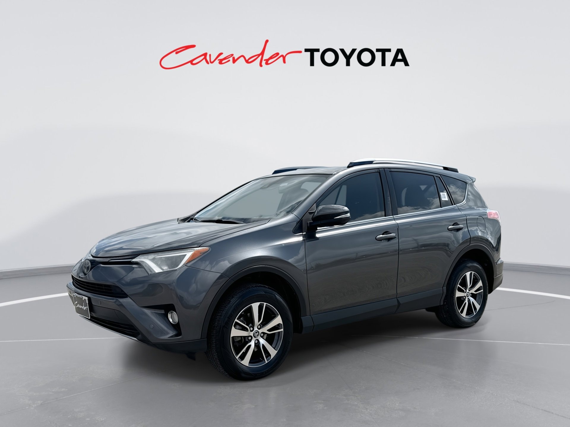 2018 Toyota RAV4 XLE's photo