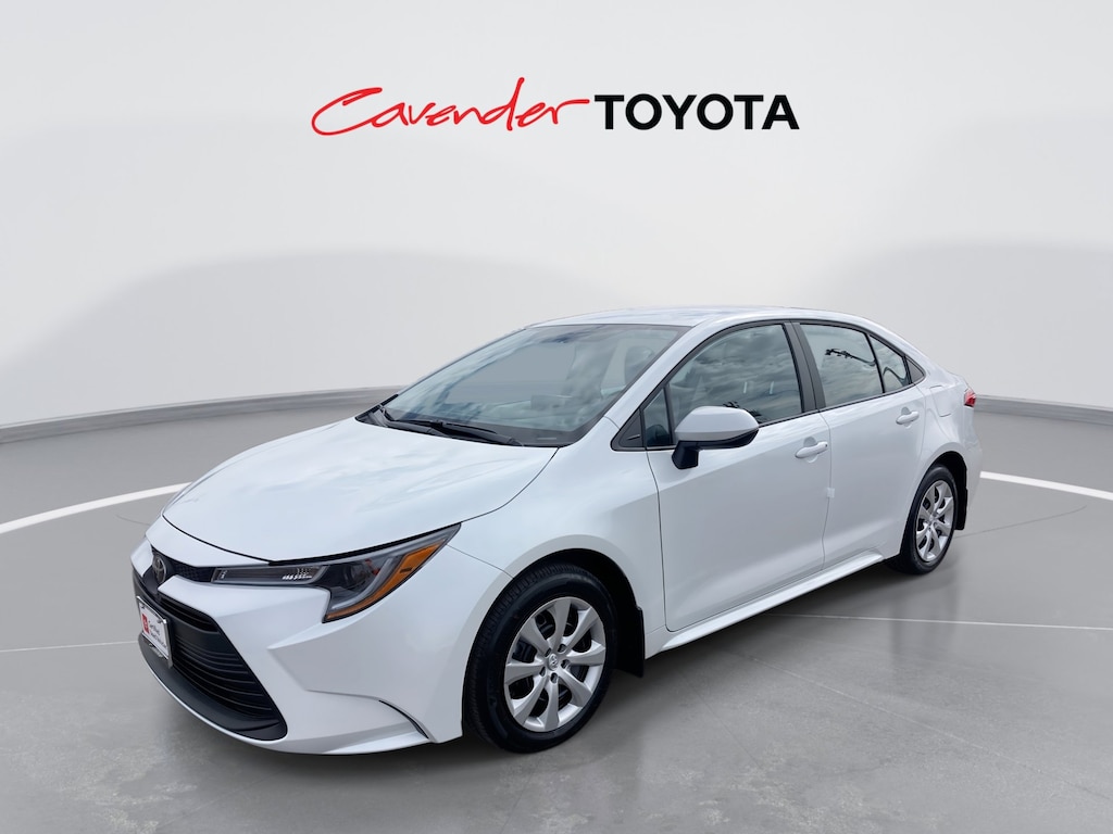 2026 Toyota Corolla LE photo 2