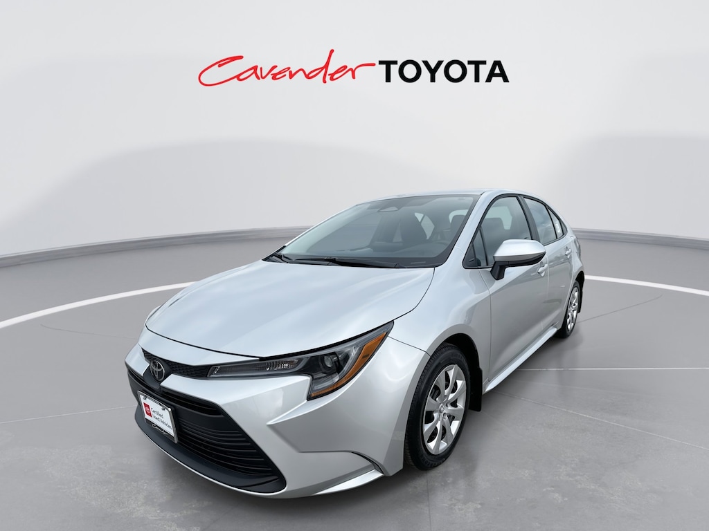 2026 Toyota Corolla LE photo 2