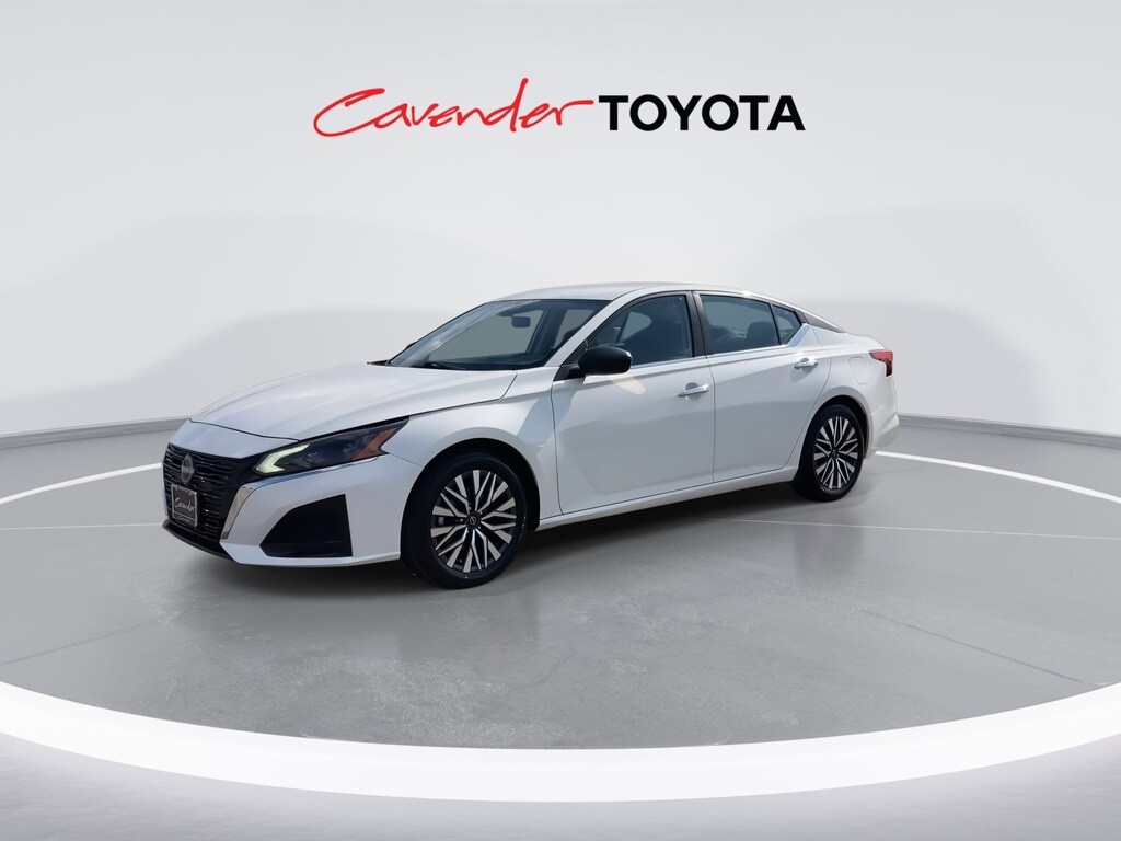 Used 2024 Nissan Altima 2.5 SV Sedan