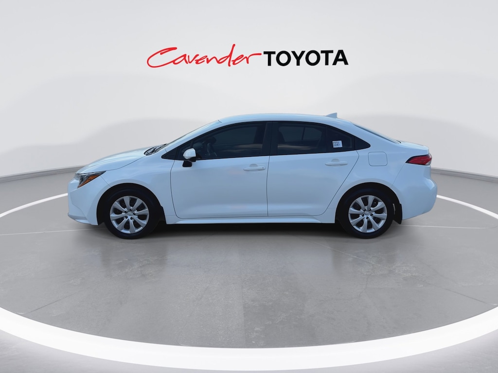 2025 Toyota Corolla LE photo 4