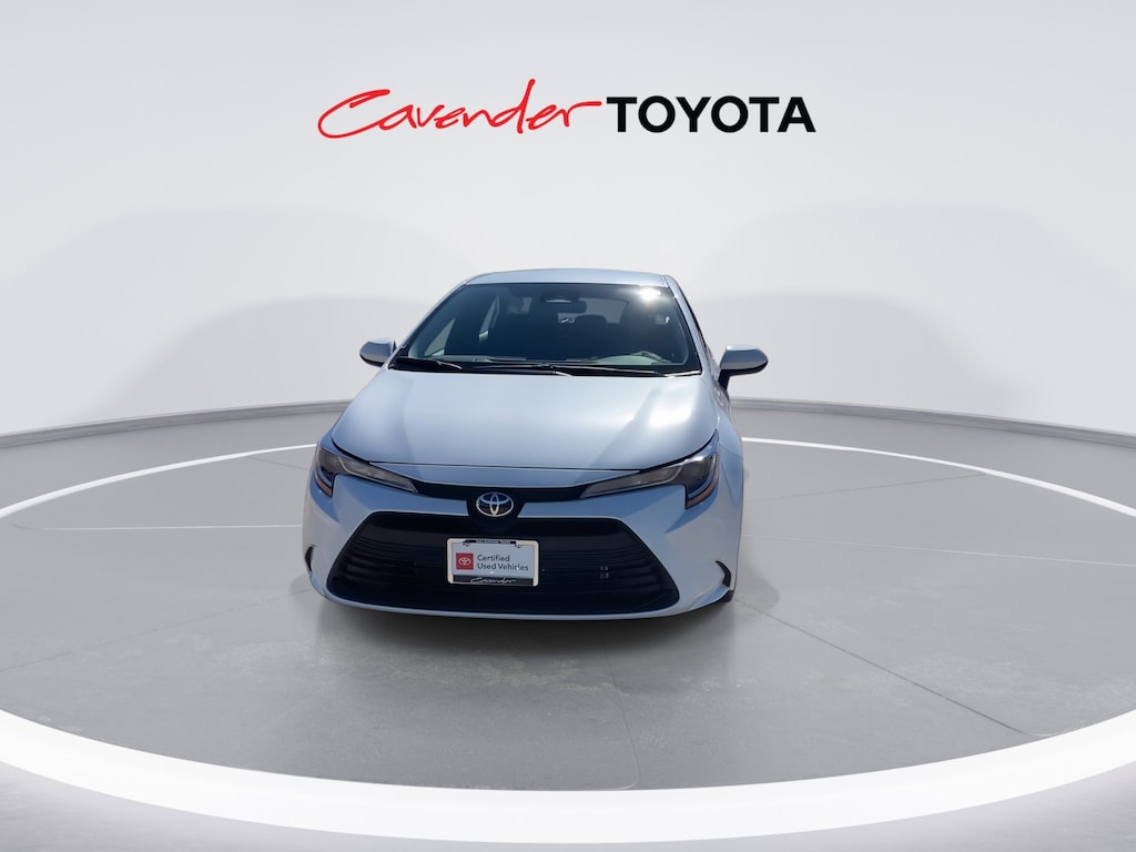 2026 Toyota Corolla LE Premium photo 4