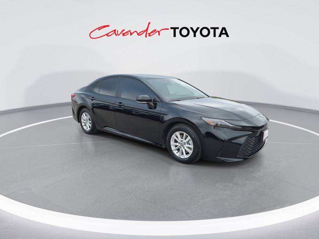 2025 Toyota Camry LE photo 3