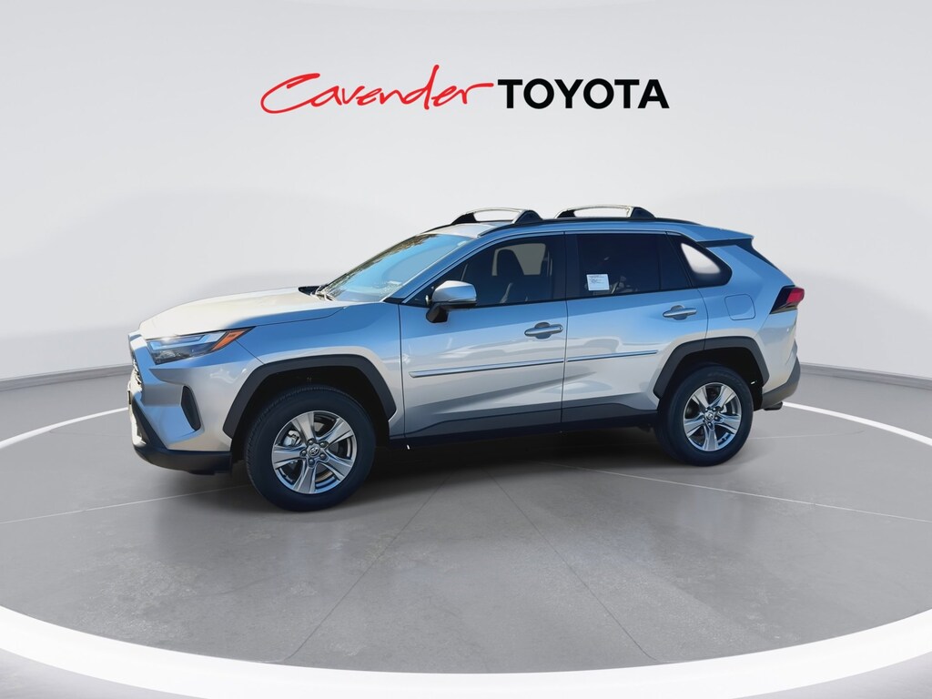 2025 Toyota RAV4 XLE photo 2