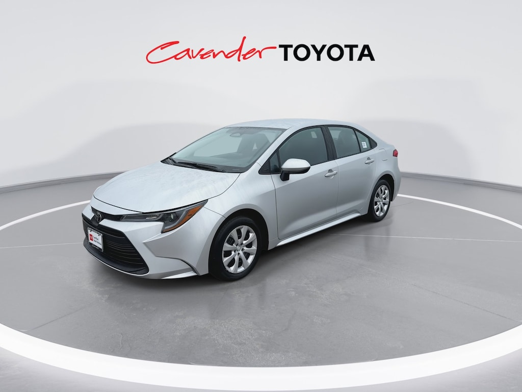 2026 Toyota Corolla LE photo 4