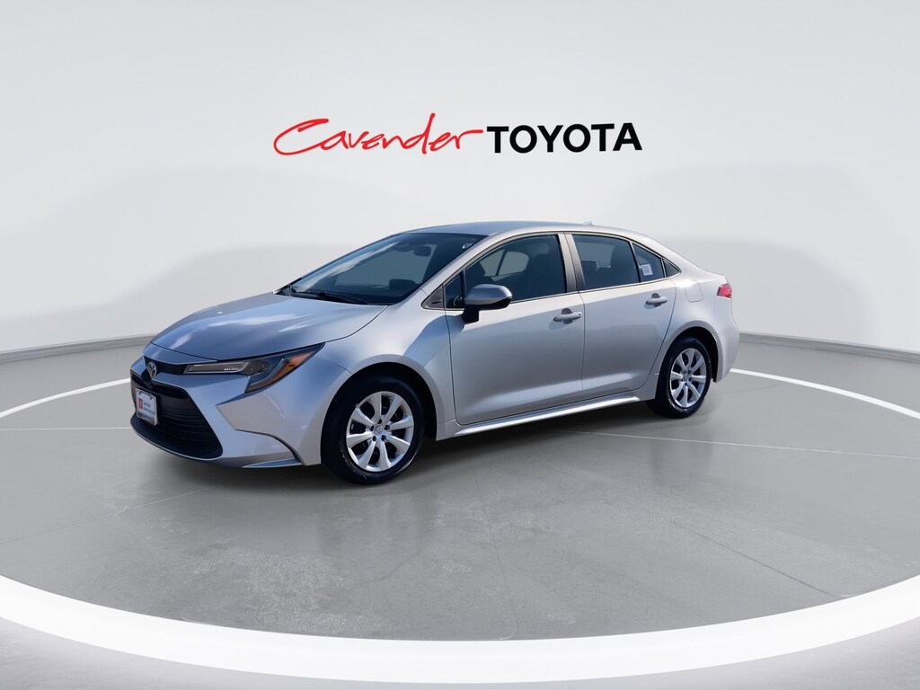 2025 Toyota Corolla LE photo 5