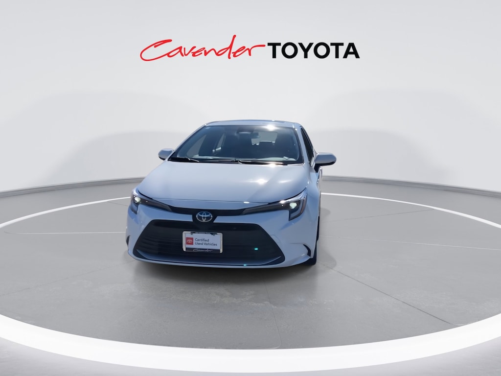 2025 Toyota Corolla Hybrid XLE photo 3