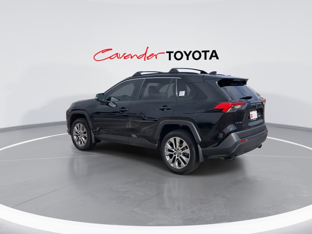 2025 Toyota RAV4 XLE Premium photo 5