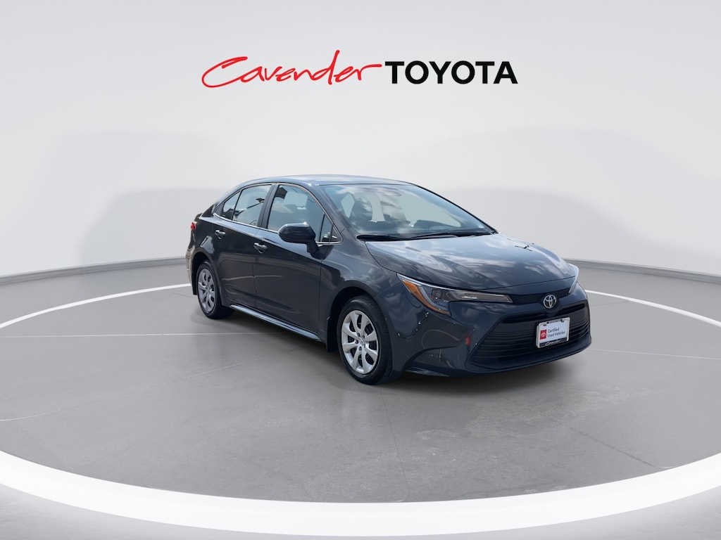 2026 Toyota Corolla LE photo 3