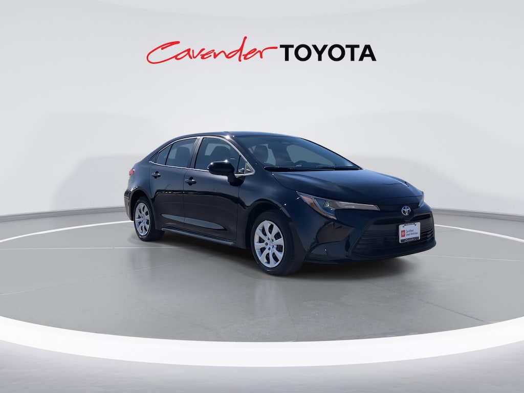 2026 Toyota Corolla LE photo 3