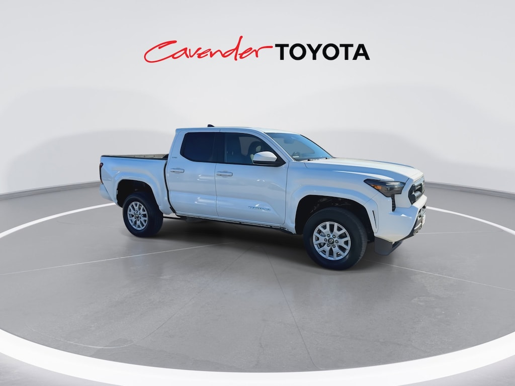 2024 Toyota Tacoma SR5 4x4 photo 3