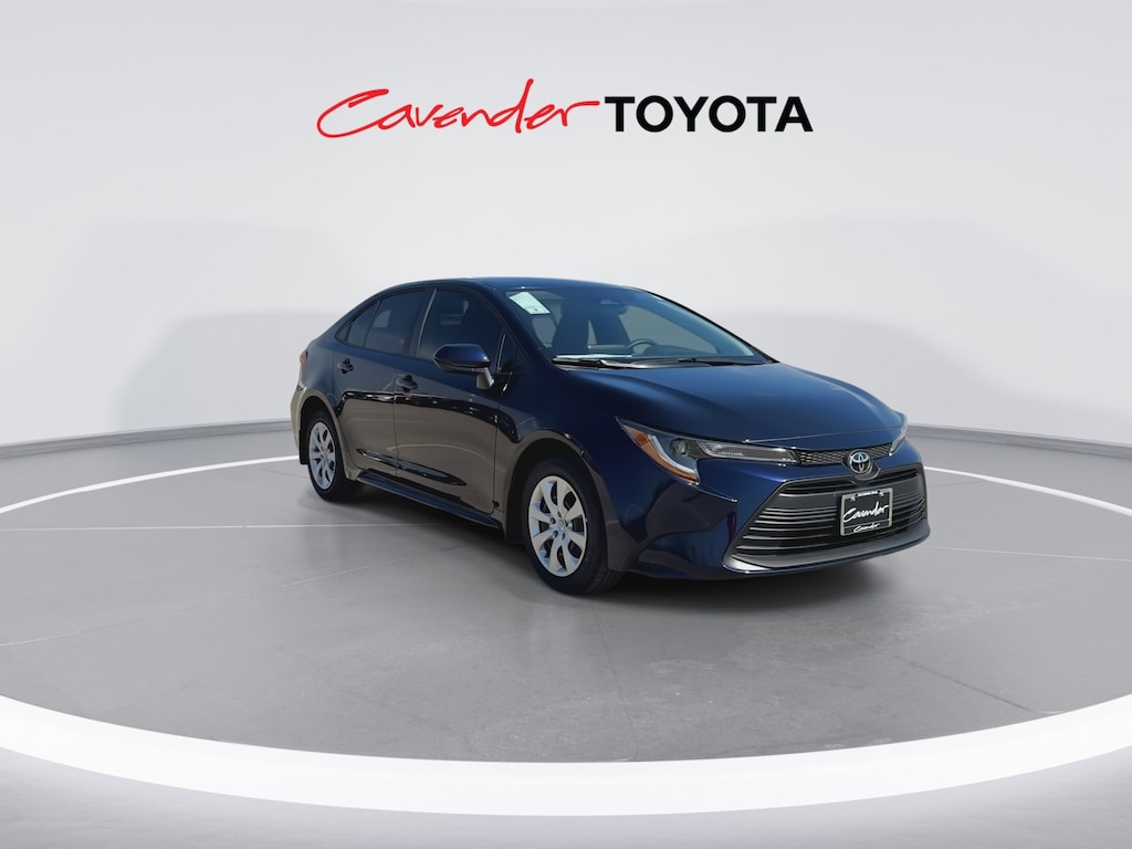 2026 Toyota Corolla LE photo 3