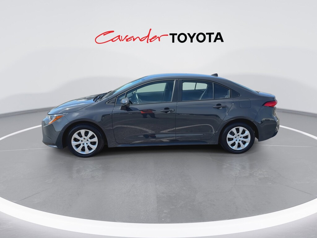 2025 Toyota Corolla LE photo 4