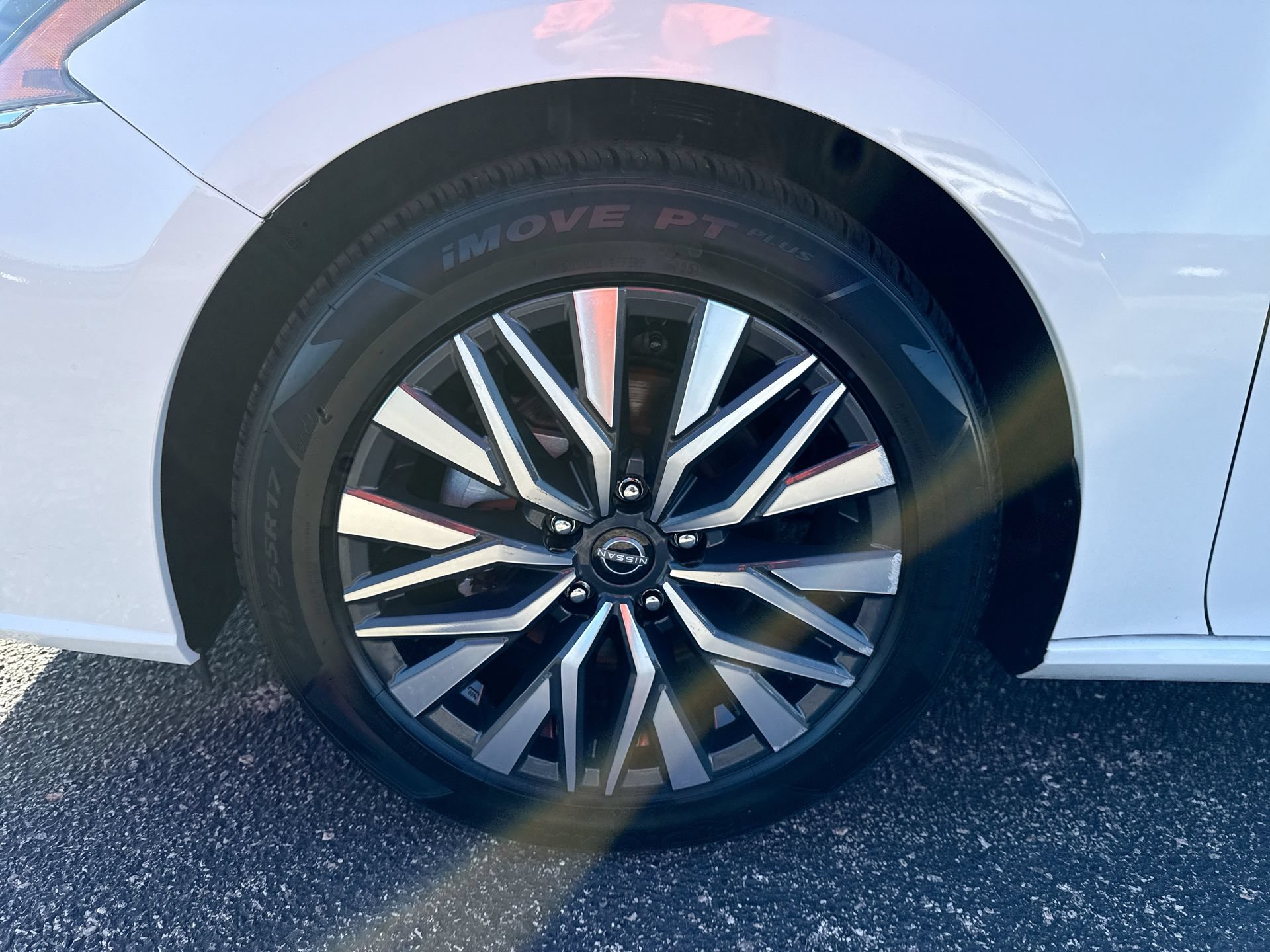 2025 Nissan Altima SV - Photo 18