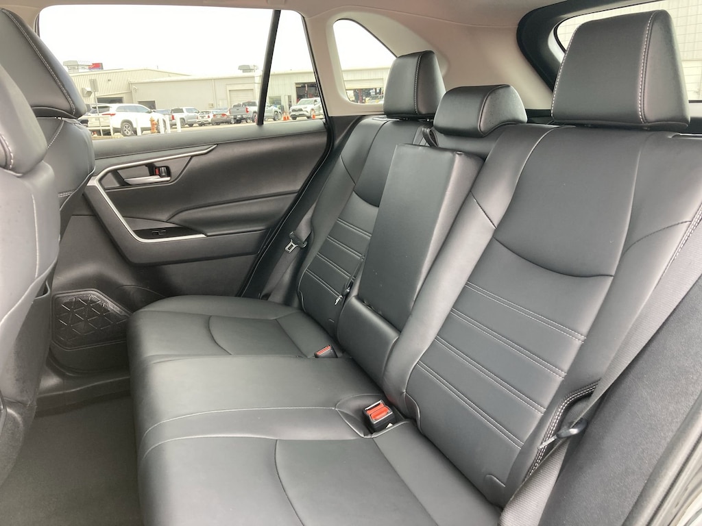 2025 Toyota RAV4 XLE Premium photo 23