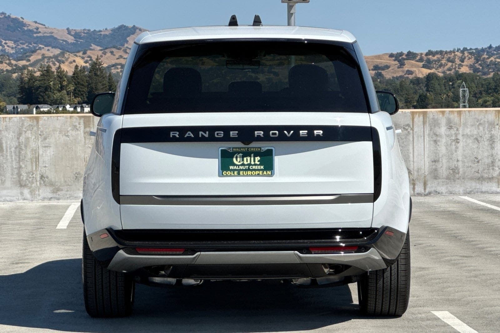 2025 Land Rover Range Rover SE photo 4