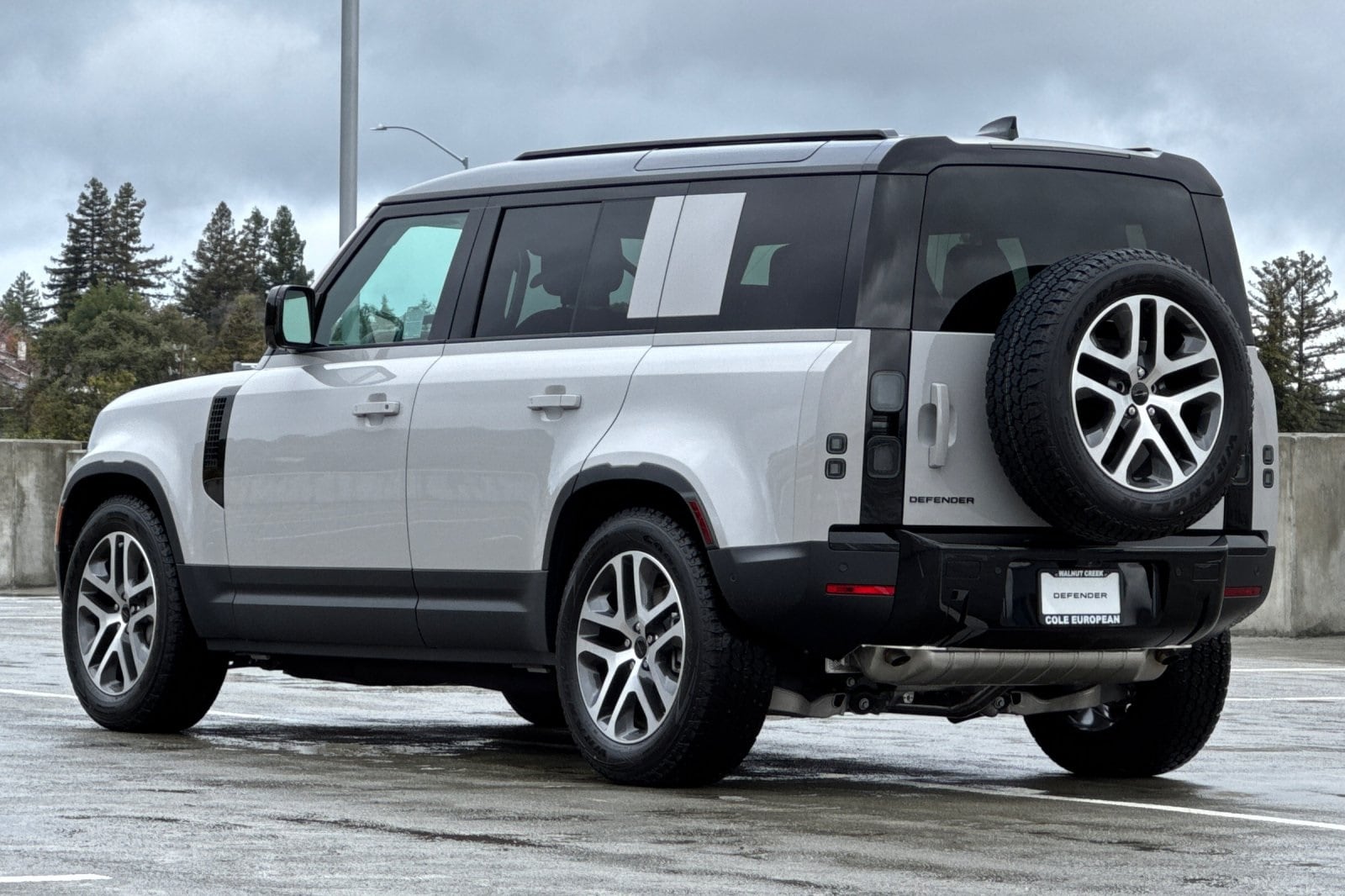 2026 Land Rover Defender 110 S photo 3