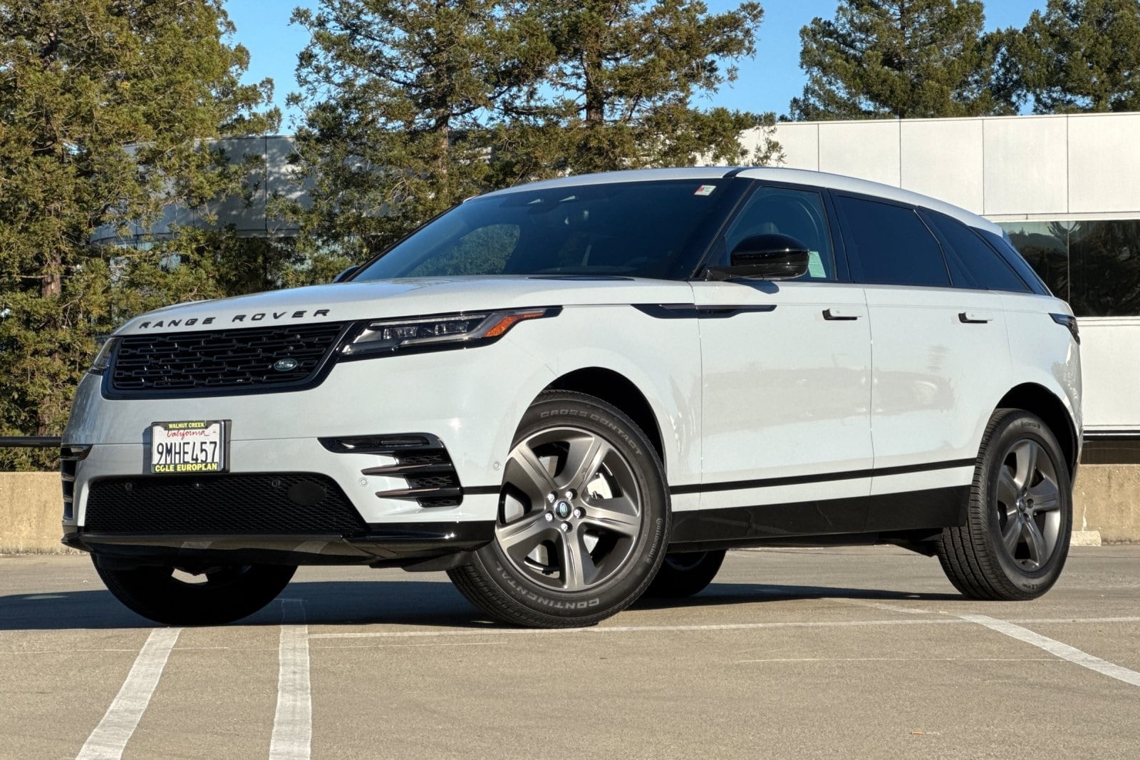 2024 Land Rover Range Rover Velar Dynamic SE's photo