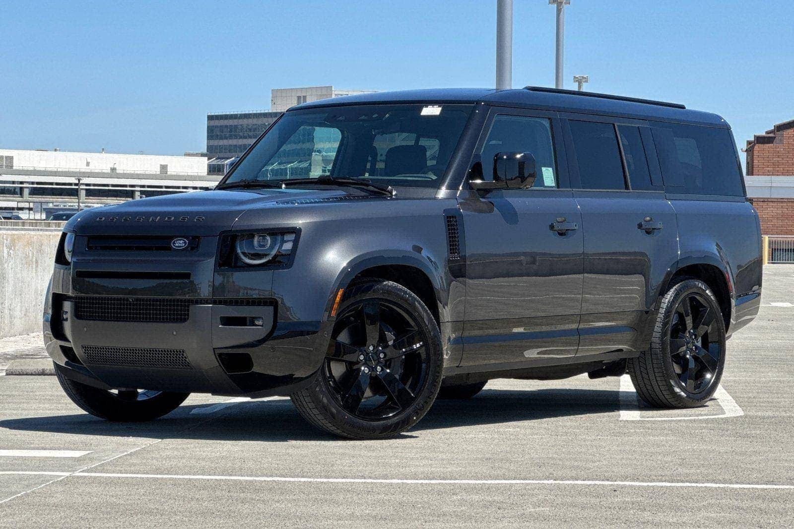 2026 Land Rover Defender 130 X-Dynamic SE P400's photo