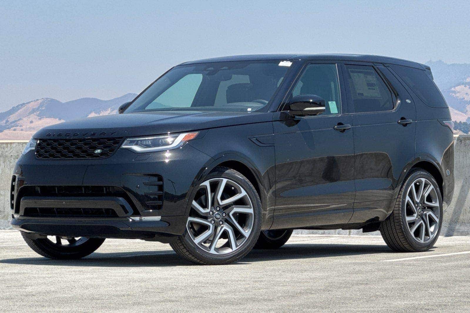 2025 Land Rover Discovery Dynamic SE's photo