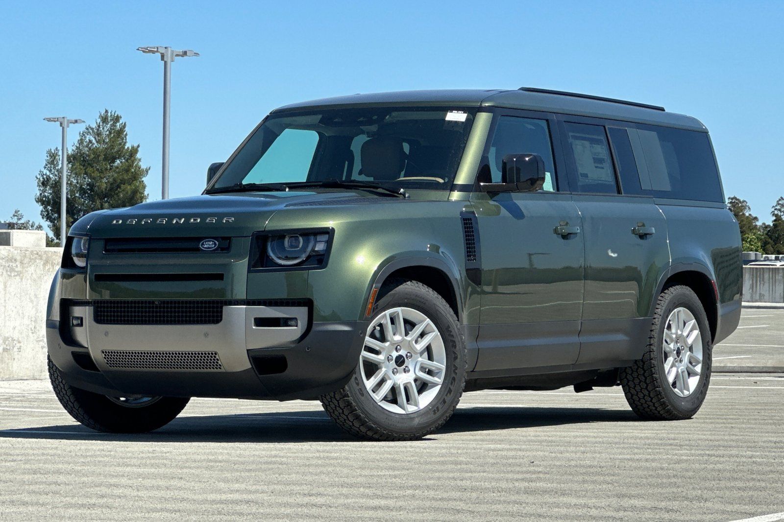 2026 Land Rover Defender 130 S P300's photo