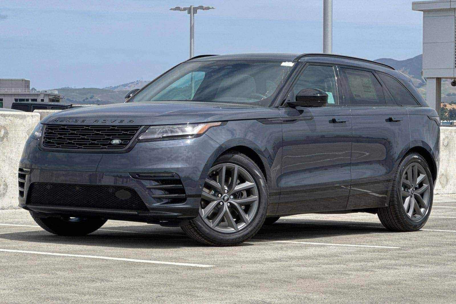 2026 Land Rover Range Rover Velar Dynamic SE's photo