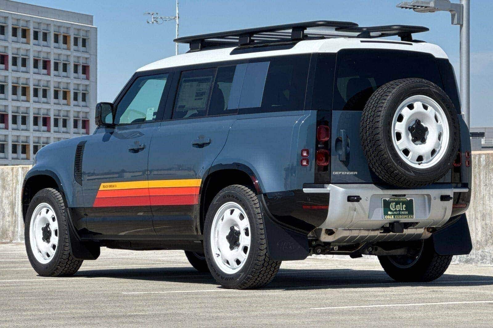 2025 Land Rover Defender 110 S photo 3